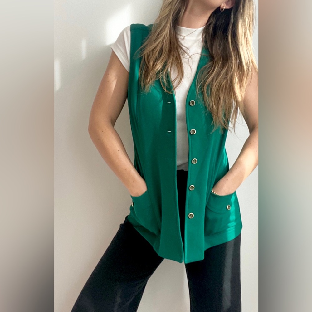 Vintage 1970s vest. Kelly green color. Open vest button up 1960s 1970s